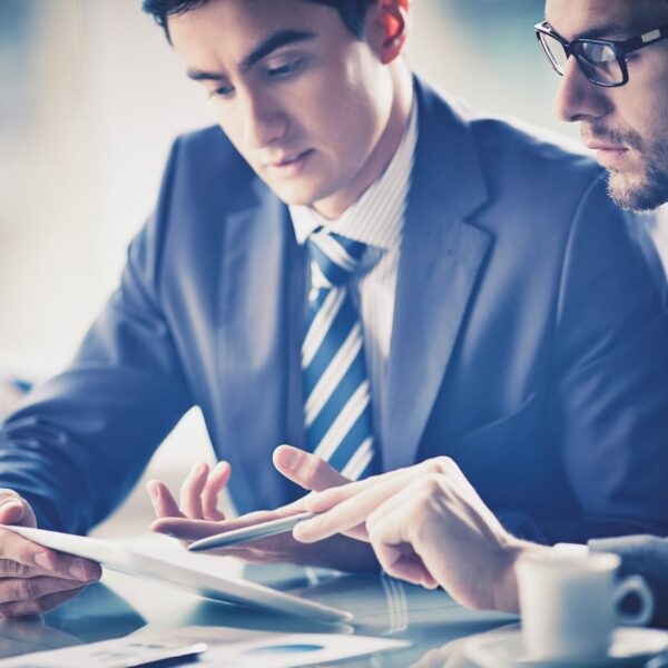 photodune-5828554-consulting-l